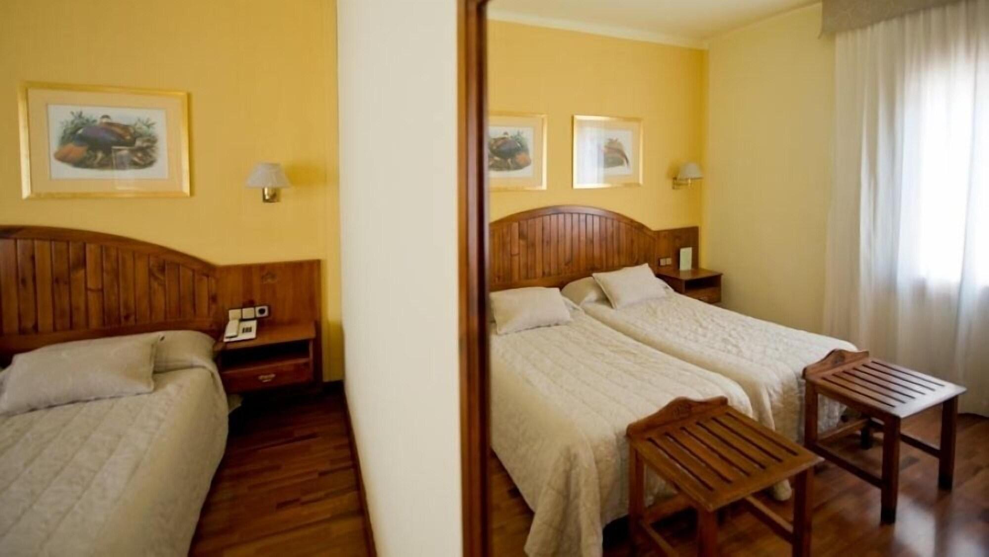 Hotel Restaurant Pessets & Spa Sort Eksteriør billede