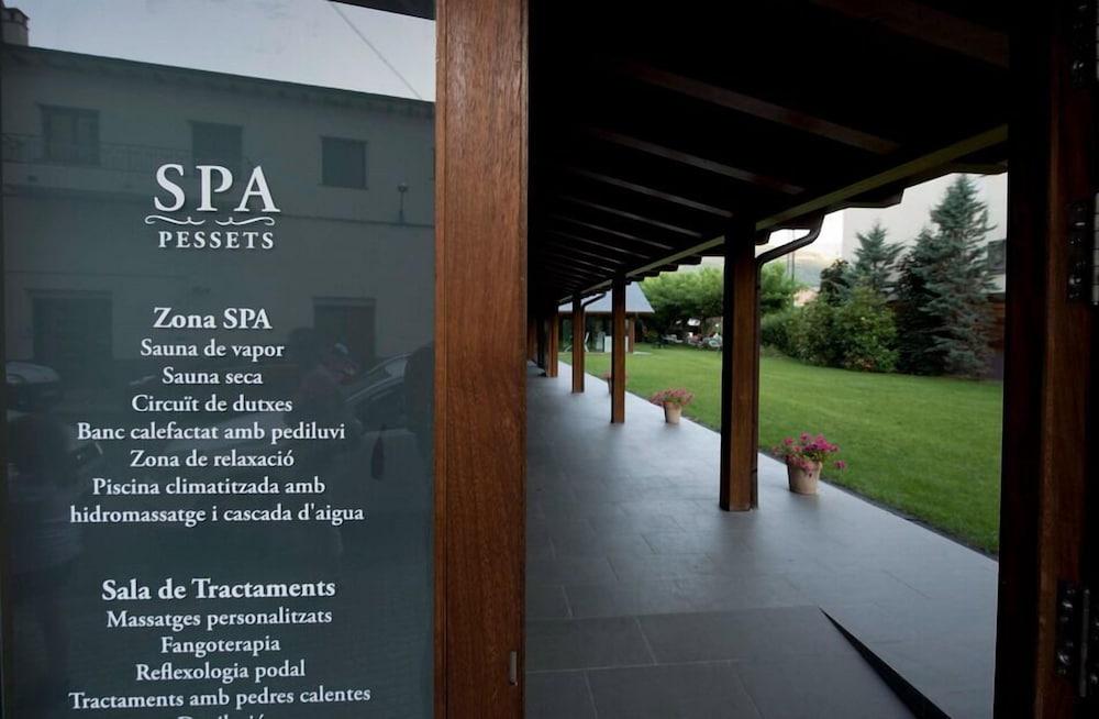 Hotel Restaurant Pessets & Spa Sort Eksteriør billede