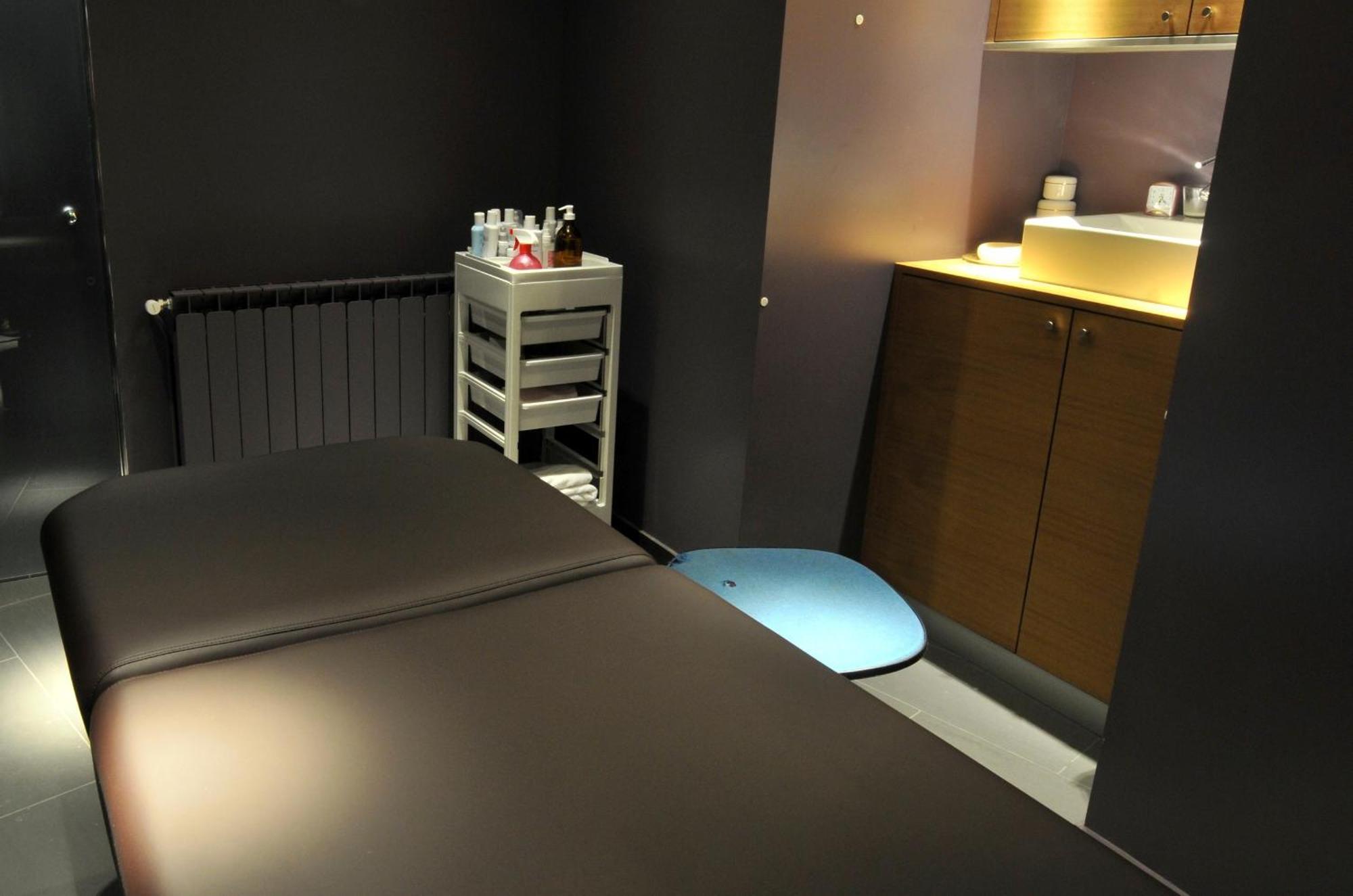 Hotel Restaurant Pessets & Spa Sort Eksteriør billede