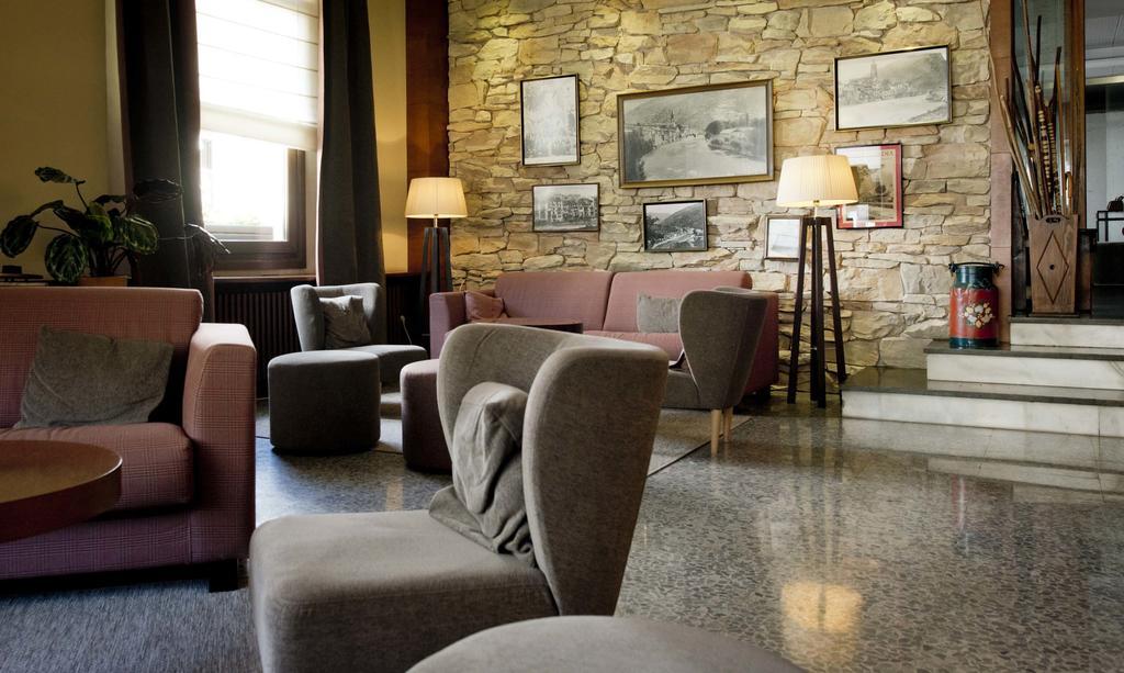 Hotel Restaurant Pessets & Spa Sort Eksteriør billede