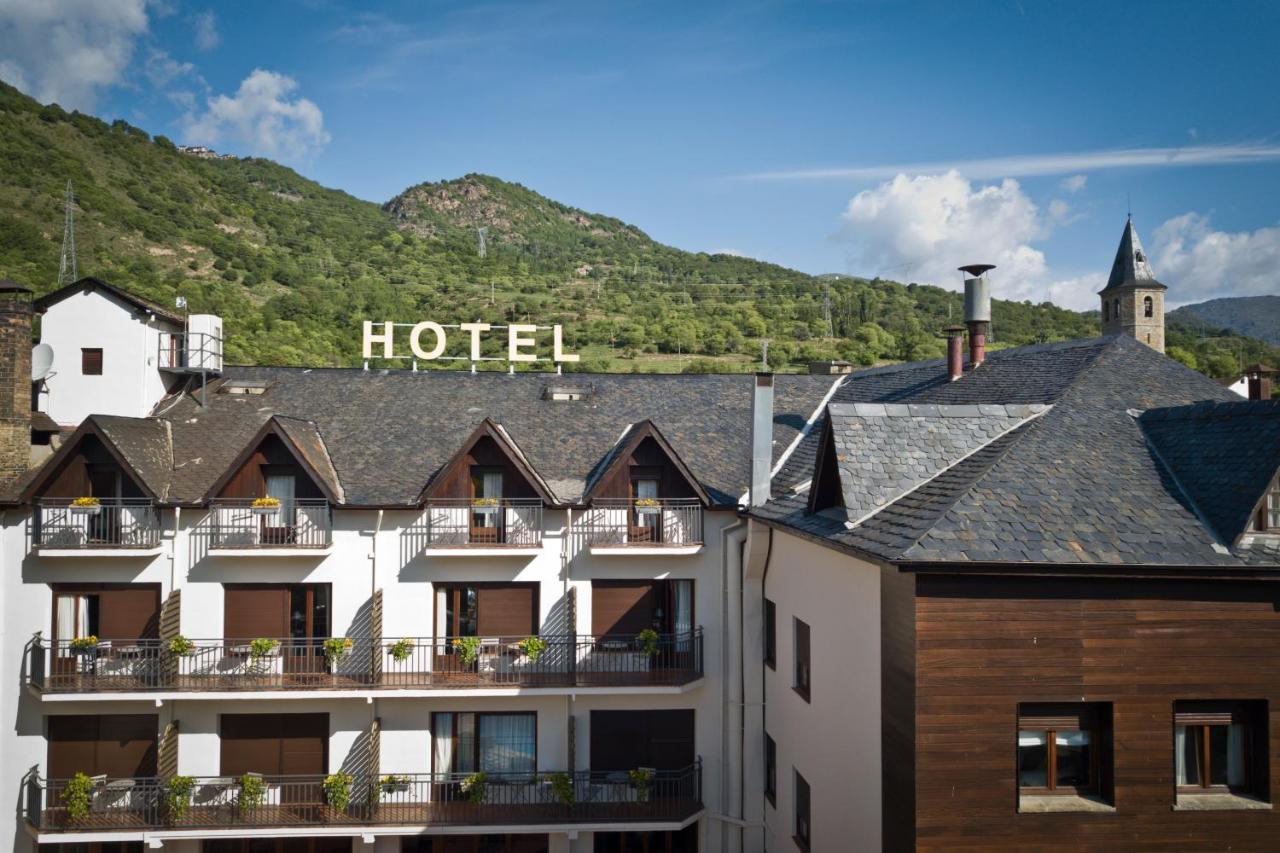 Hotel Restaurant Pessets & Spa Sort Eksteriør billede