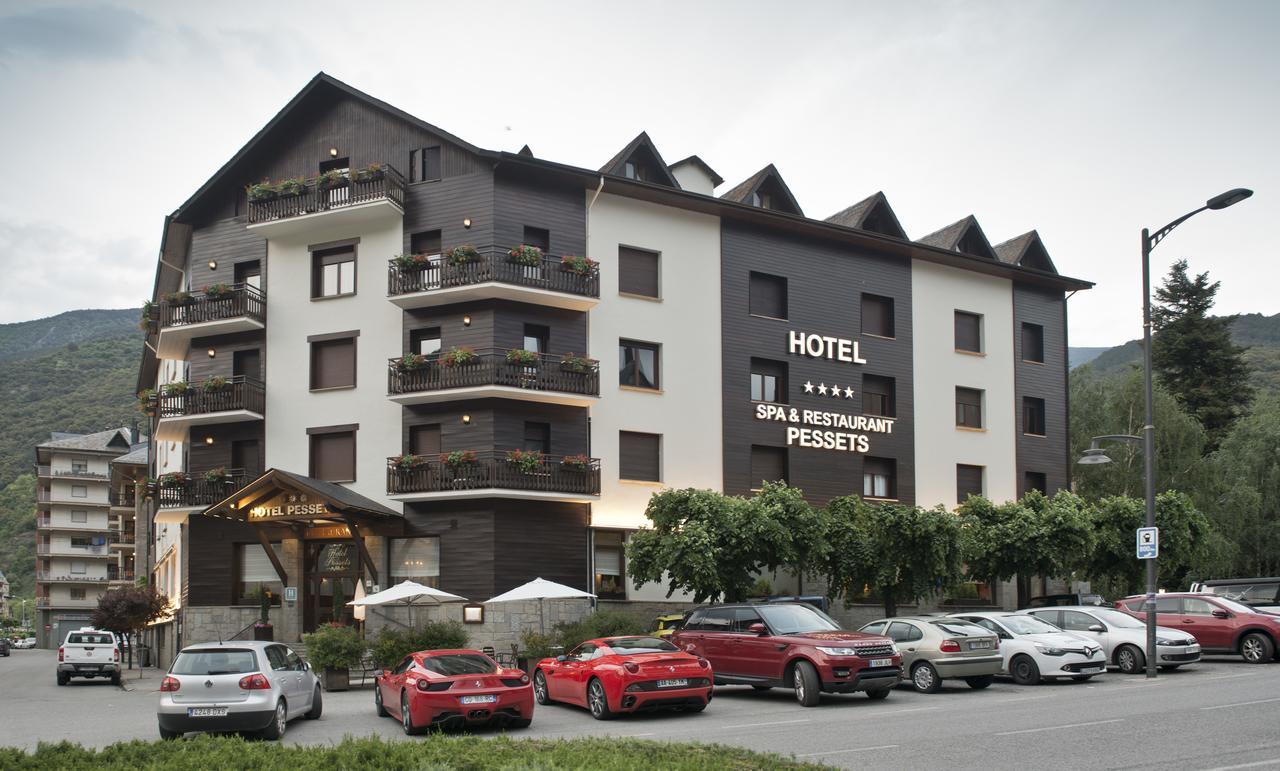 Hotel Restaurant Pessets & Spa Sort Eksteriør billede